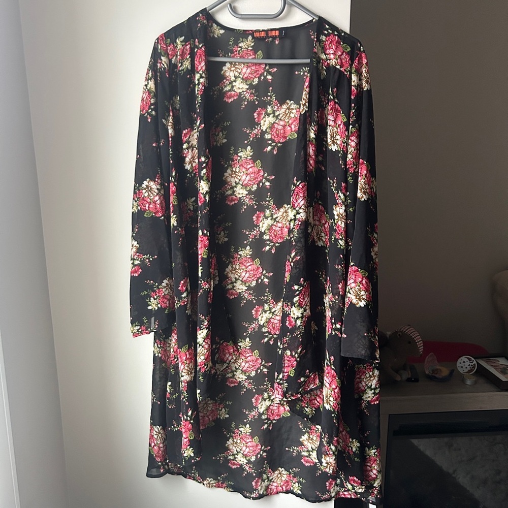 💙BOGO💙 Love Tree Floral Kimono Large